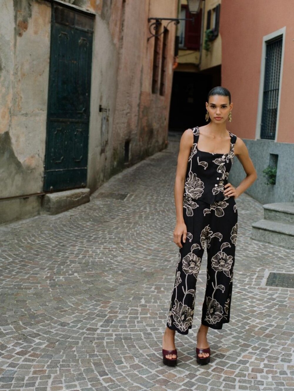Zara Floral Embroidered Jumpsuit Black Ecru Wide Leg Linen Blend Small Summer
